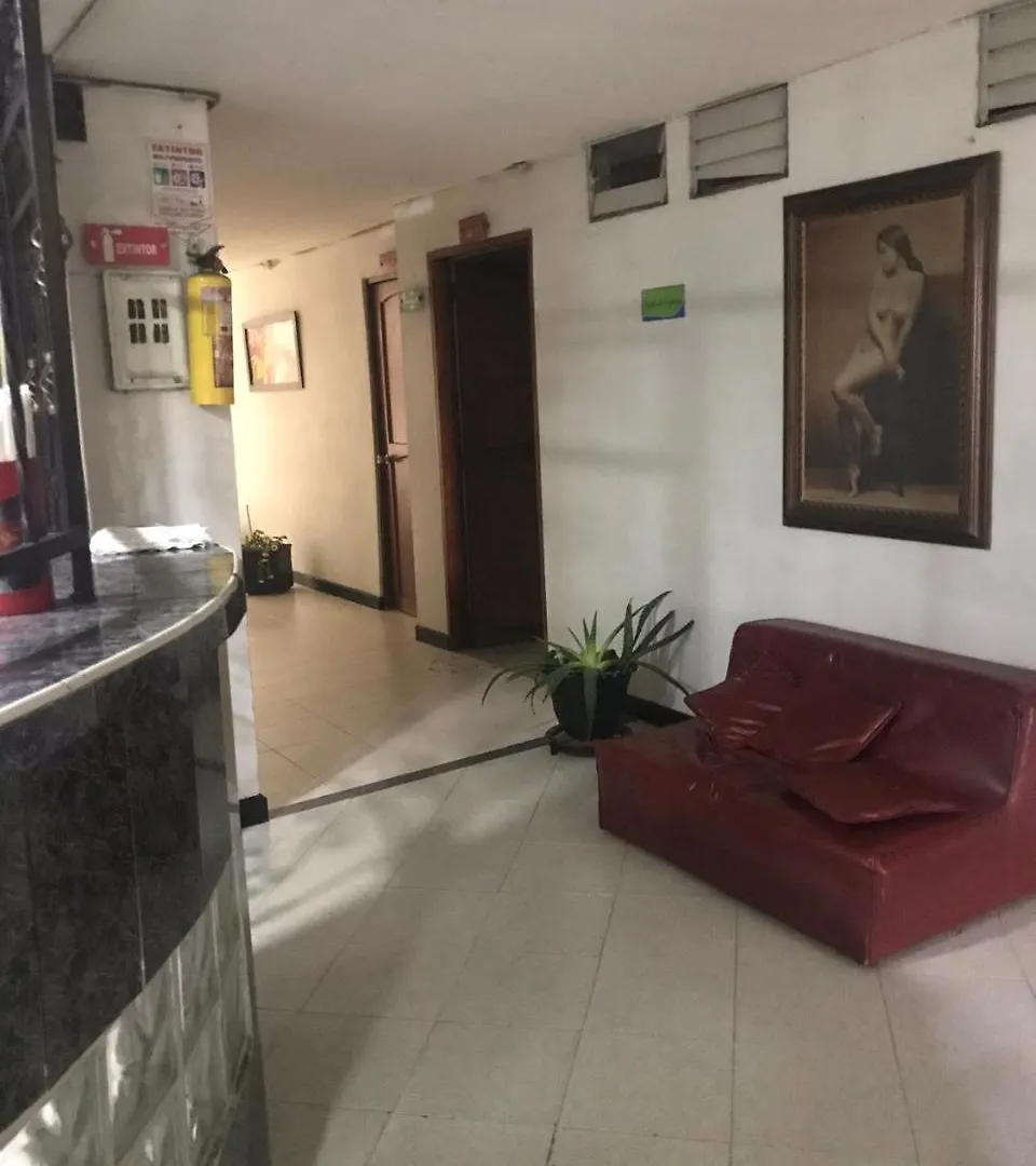 Davinchi Suite Medellín 2*,